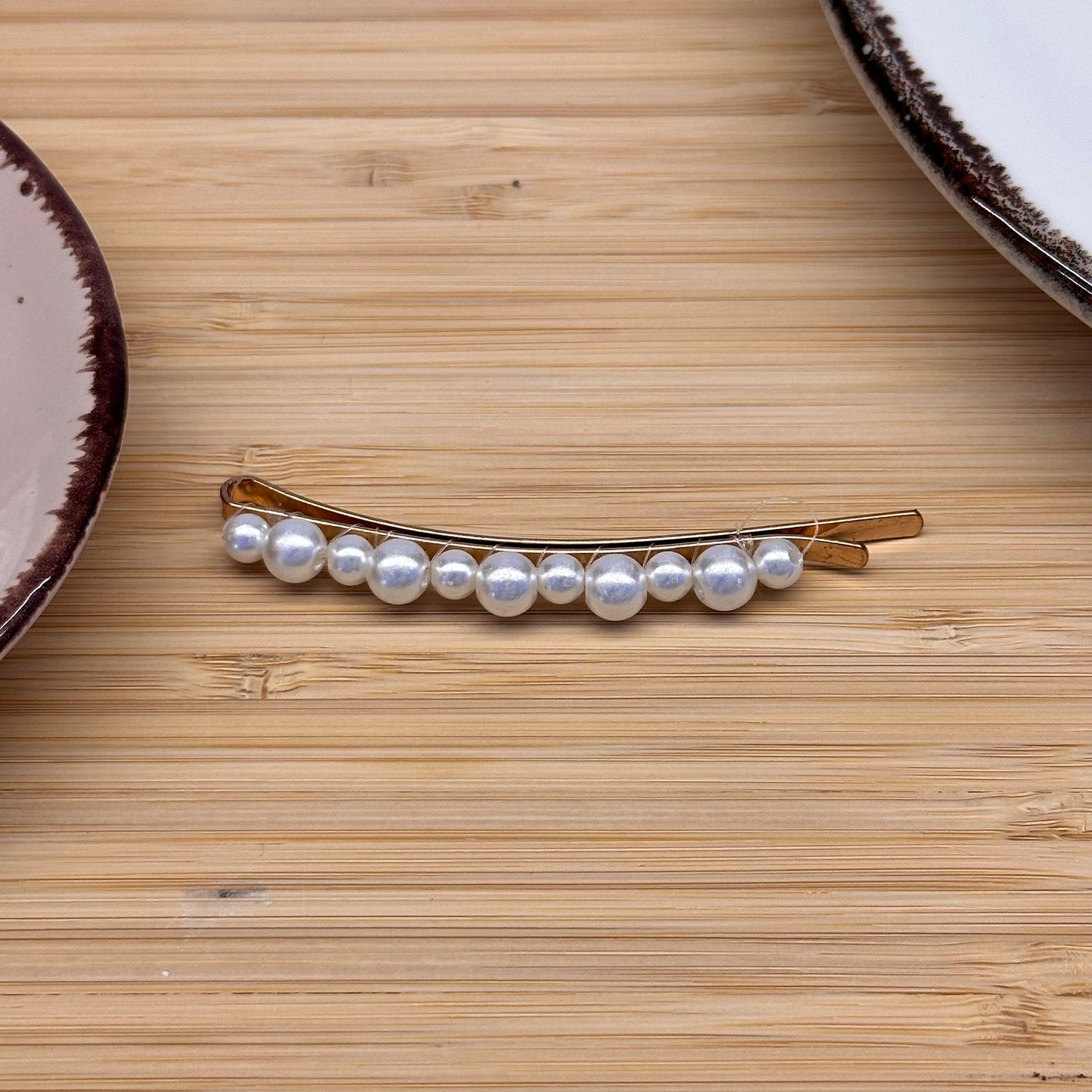 Plaukų aksesuarai su dirbtinių perlų juostele - Plaukuota - segtukai