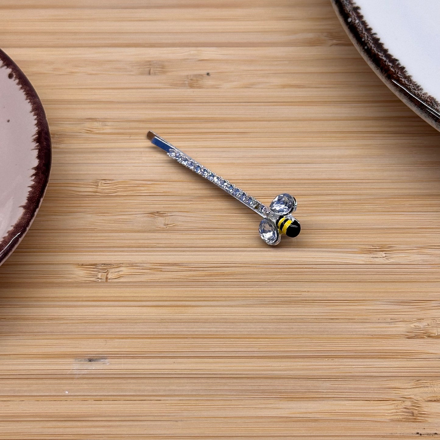 Plaukų aksesuaras segtukas "bitutė" Plaukuota - segtukai