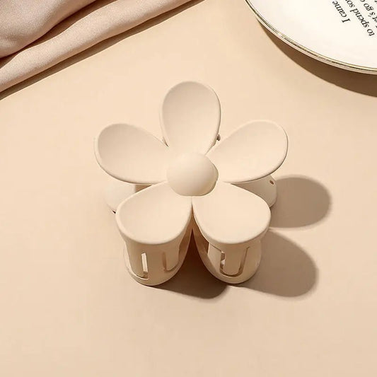 Išskirtinio dizaino plaukų žnyplės gėlytė smėlio spalvos - Plaukuota-žnyplės