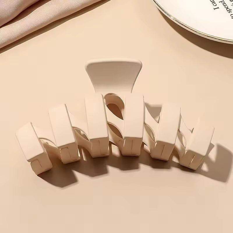 Išskirtinio dizaino plaukų žnyplės zigzagas smėlio spalvos- Plaukuota-žnyplės