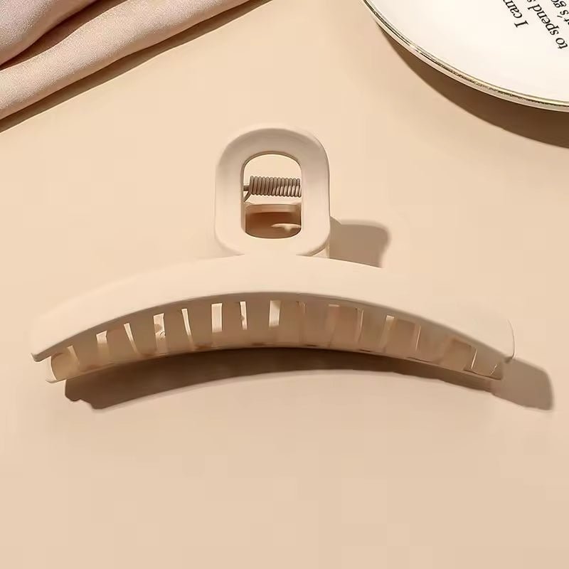 Kasdienės plaukų žnyplės lenktos linijos smėlio spalvos - Plaukuota-žnyplės