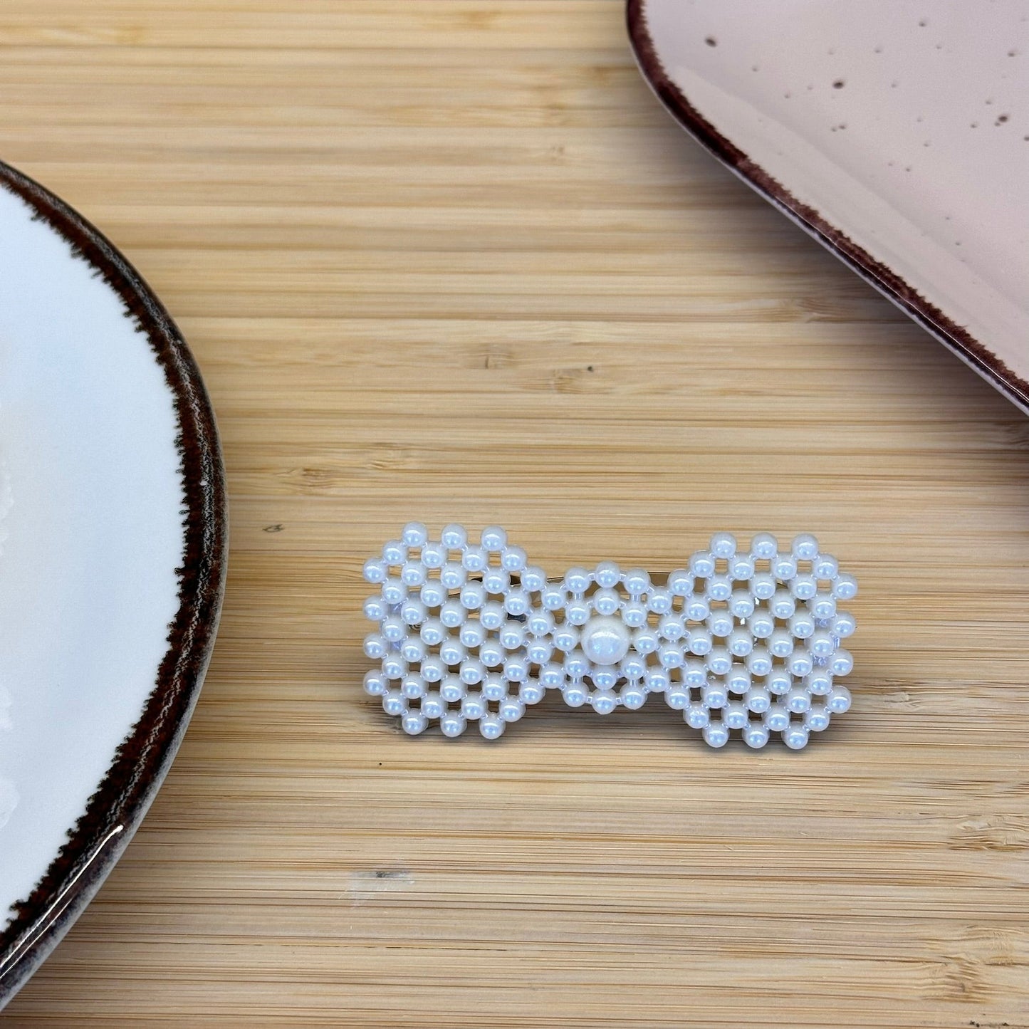 Plaukų aksesuaras segtukas kaspinėlis su dirbtiniais perlais - Plaukuota - segtukai